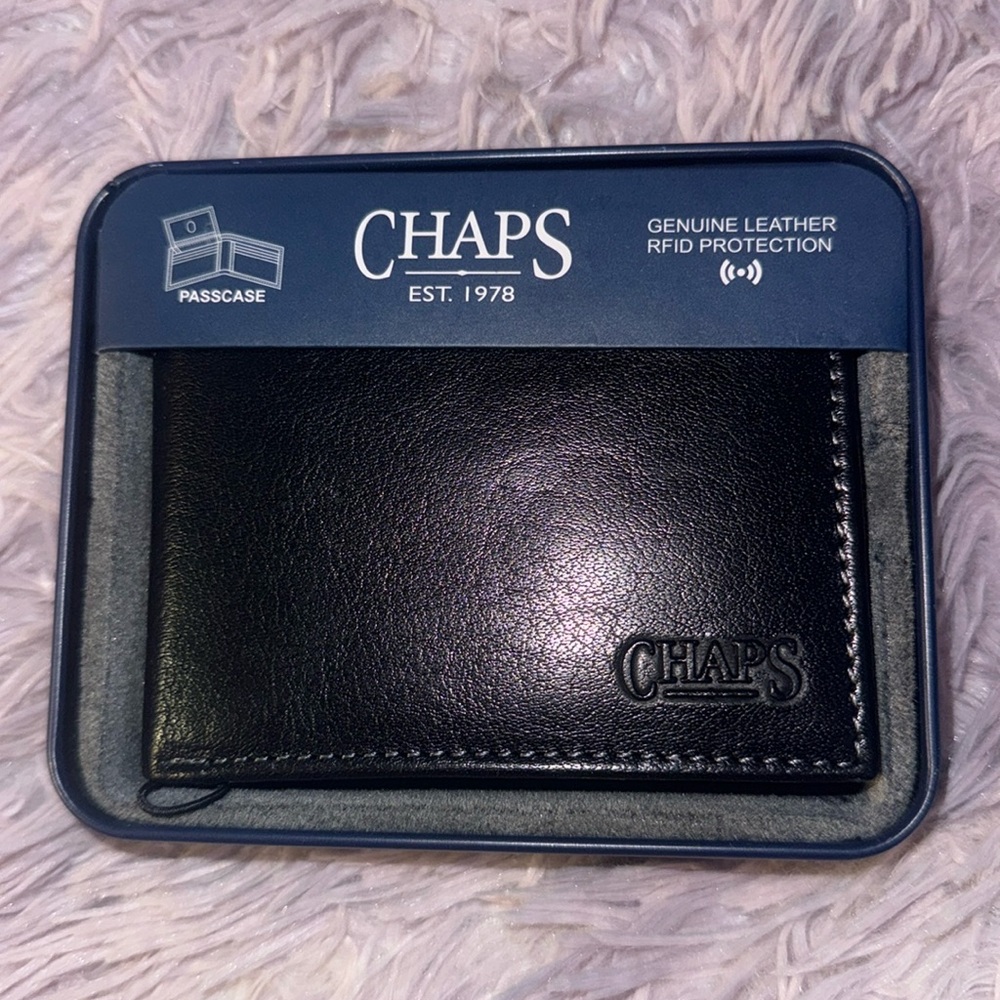 NWT Chaps Men’s Leather Wallet
